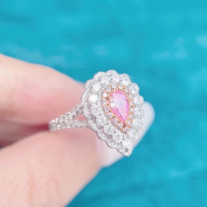 閃耀浪漫，專屬妳的《IGI粉鑽》鑽戒，請先洽詢主鑽規格並詢價