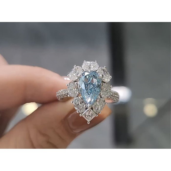 璀璨之愛：2.01克拉水滴型藍色彩鑽鑽戒的永恆魅力