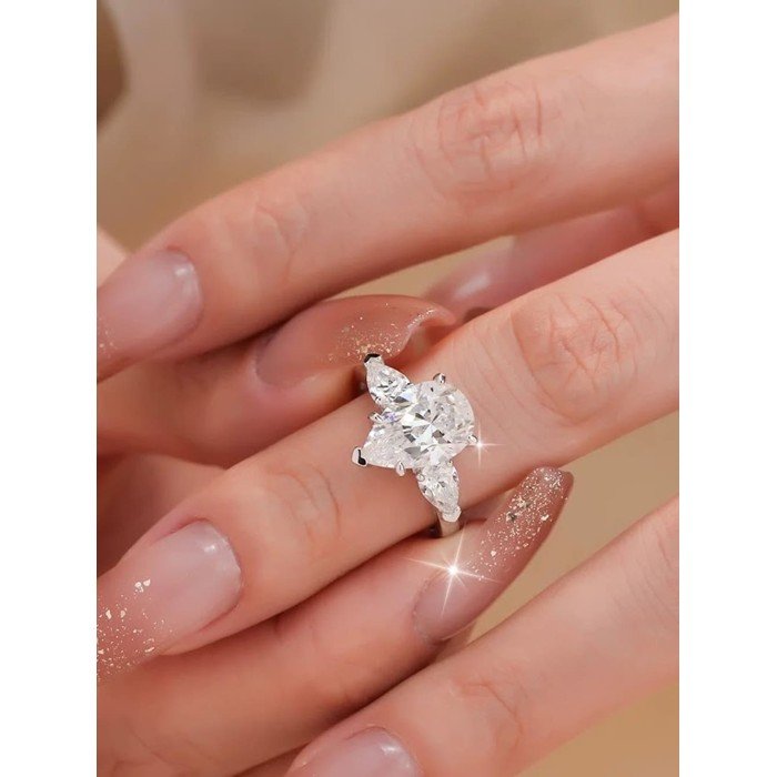 經典之作《IGI》水滴型鑽戒,讓鑽石的光芒在妳指尖綻放,純粹之美,因妳而閃耀 經典之作《IGI》水滴型鑽戒,讓鑽石的光芒在妳指尖綻放,純粹之美,因妳而閃耀