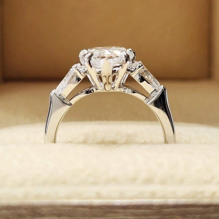 經典之作《IGI》水滴型鑽戒,讓鑽石的光芒在妳指尖綻放,純粹之美,因妳而閃耀 經典之作《IGI》水滴型鑽戒,讓鑽石的光芒在妳指尖綻放,純粹之美,因妳而閃耀