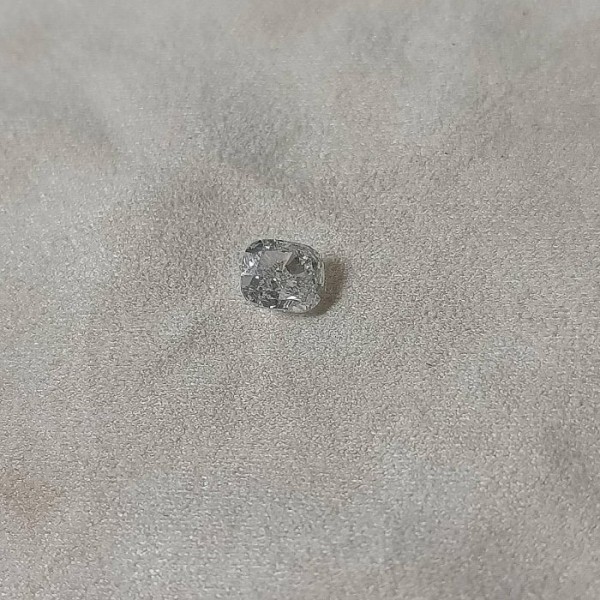 現貨優惠|火光閃耀-GIA 1.0 克拉F色枕形裸鑽 現貨優惠|火光閃耀-GIA 1.0 克拉F色枕形裸鑽