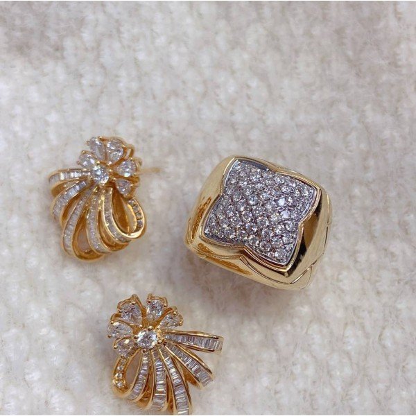 18K金中性寬版鑽戒 18K金中性寬版鑽戒