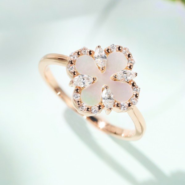 18K金四葉草白貝母鑽戒