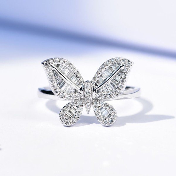 18K金蝴蝶款式鑽戒