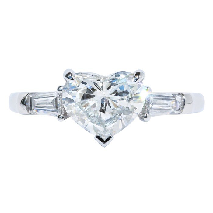 IGI 2.5克拉心形鑽戒:愛的象徵! IGI 2.5克拉心形鑽戒:愛的象徵!