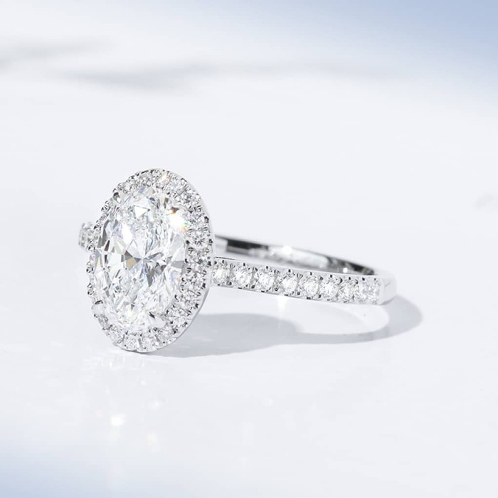 18K金1克拉橢圓形鑽戒