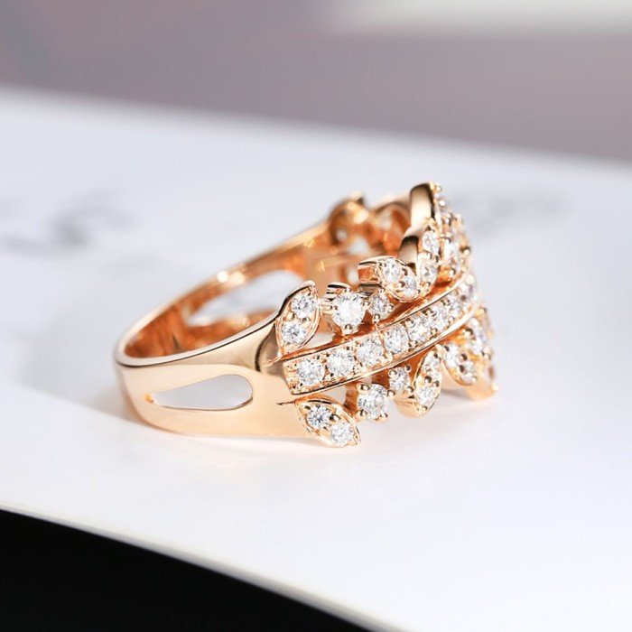 18K金復古皇冠群鑲鑽戒