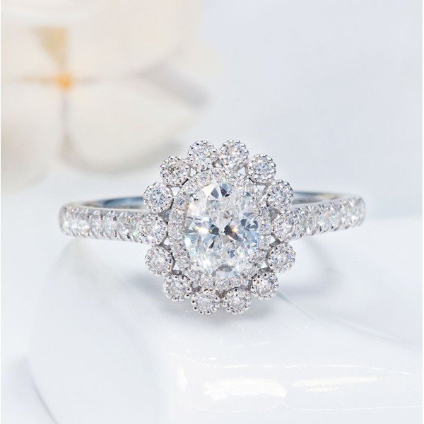 18K金天然橢圓形鑽戒