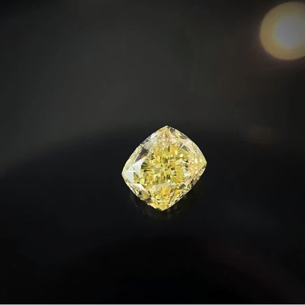 《GIA》1.00克拉枕形黃色彩鑽裸鑽|高品質黃色彩鑽推薦 《GIA》1.00克拉枕形黃色彩鑽裸鑽|高品質黃色彩鑽推薦