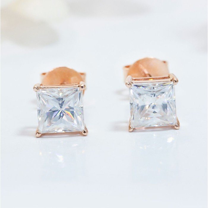 18K金1克拉公主方鑽石耳環 18K金1克拉公主方鑽石耳環