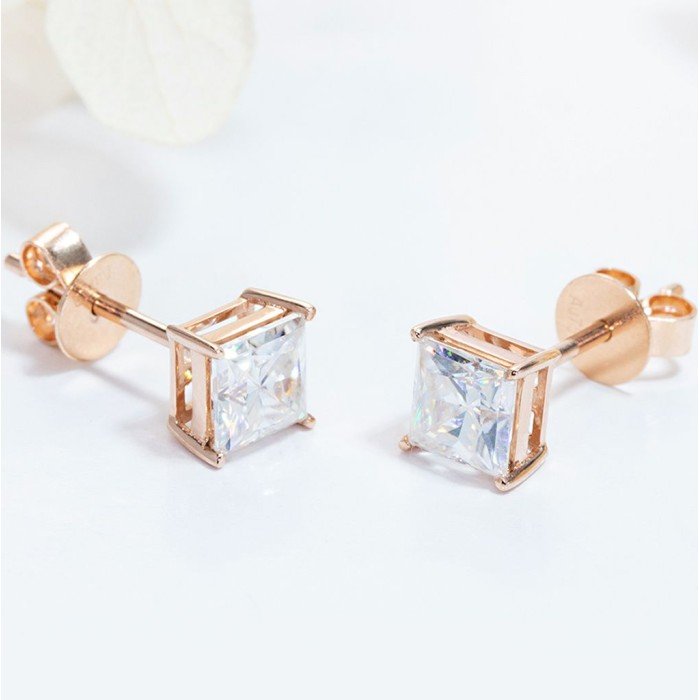 18K金1克拉公主方鑽石耳環 18K金1克拉公主方鑽石耳環