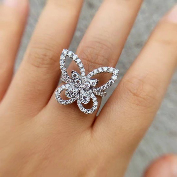 蝴蝶款鑽戒