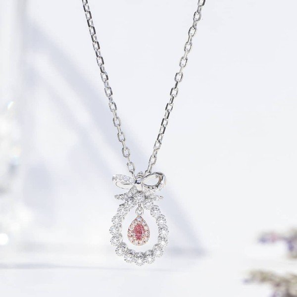 蝴蝶結18K金天然粉鑽項鍊 蝴蝶結18K金天然粉鑽項鍊