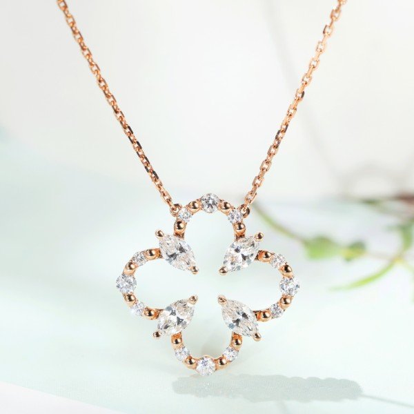 18K金四葉草鑽石項鍊 18K金四葉草鑽石項鍊