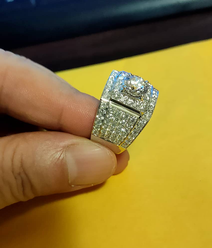 18K金豪華男士鑽戒